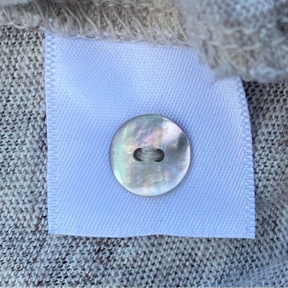 Tahari Beige 100% Linen Scoop Neck Button Back Short Sleeve Top SM Cottagecore - Picture 6 of 6